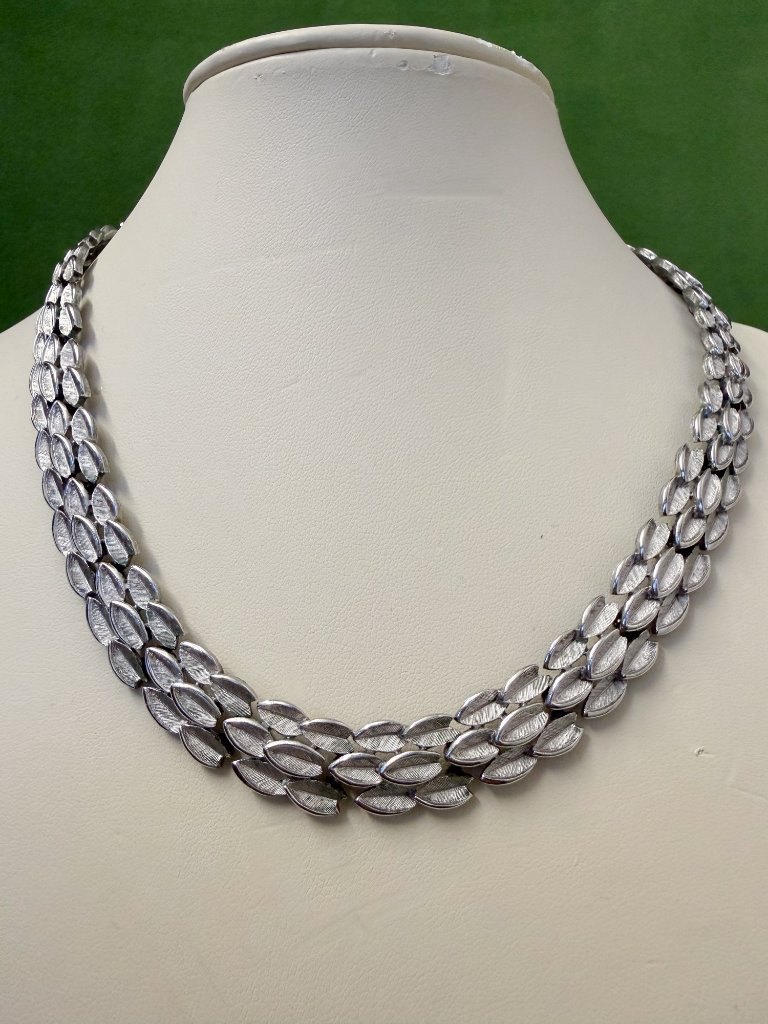 Stunning Vintage Trifari Necklace 139$
